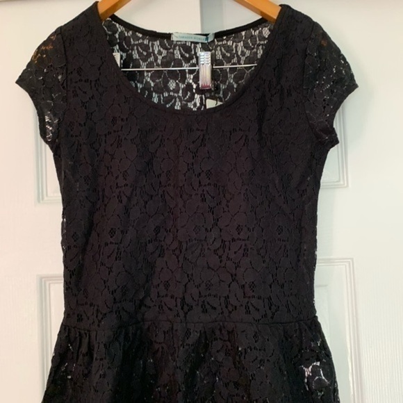 Black Semi Sheer Lace Peplum Top NWT Small - Picture 2 of 6